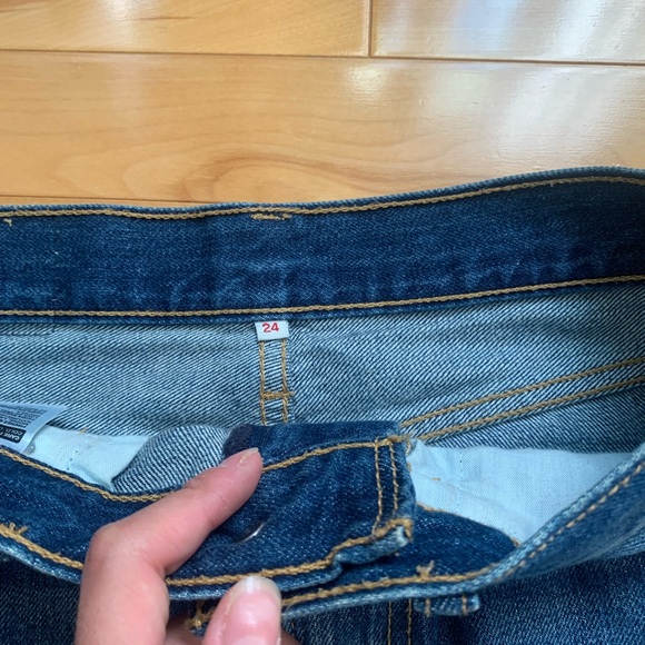 Levi's jean skirt. Size 24. Lenght : 43,5 cm. - Picture 3 of 3